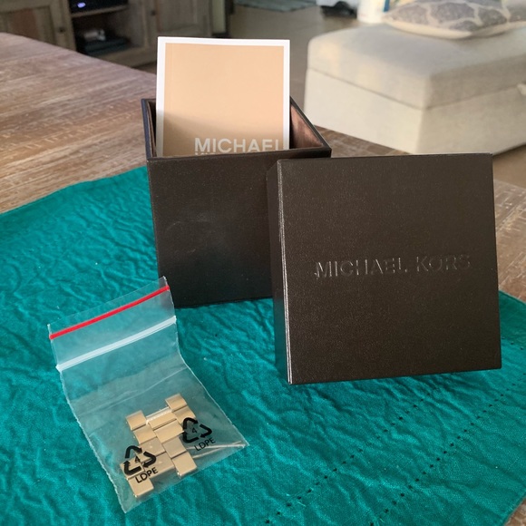 Michael Kors watch - Picture 7 of 8